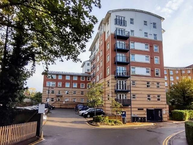 Flat for sale in The Image, Pouchen End