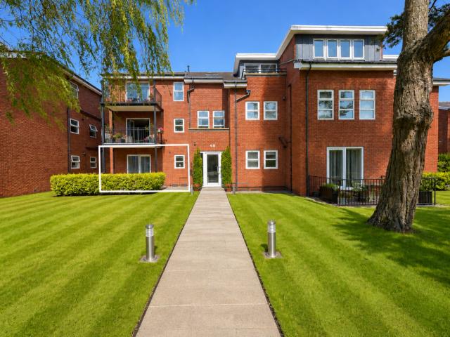 Flat for sale in Southport, Sefton