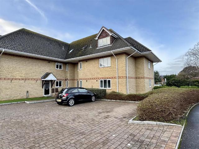 Flat for sale in Poole