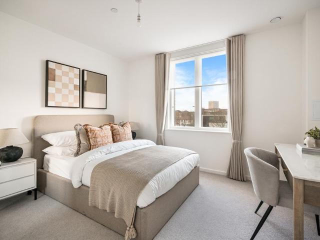 Flat for sale in Upper Edmonton, Greater London