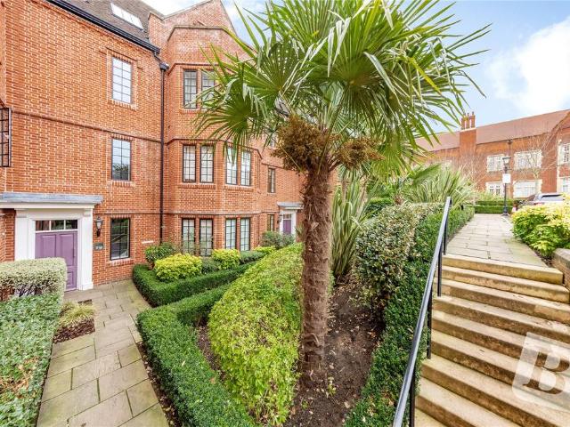 Flat for sale in The Galleries, Navestock Side