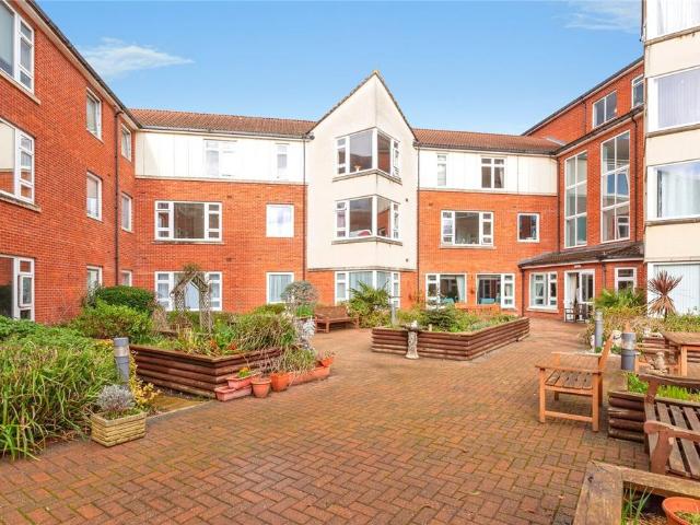 Flat for sale in Slough, Isle Of Man