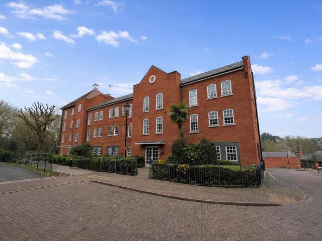 Flat for sale in Old Heath, Fordham Heath