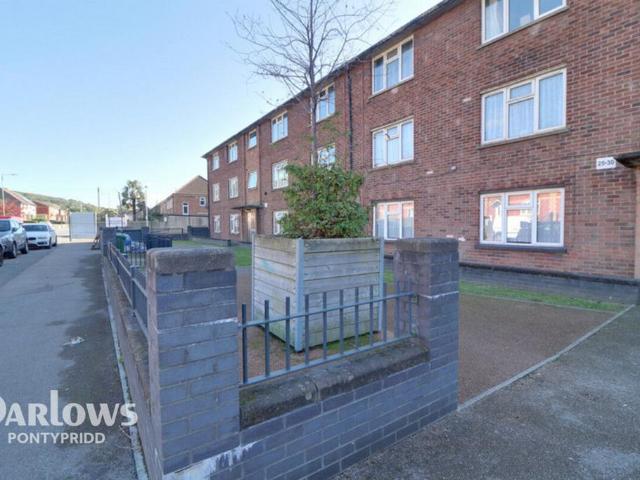 Flat for sale in Pontypridd, Wales
