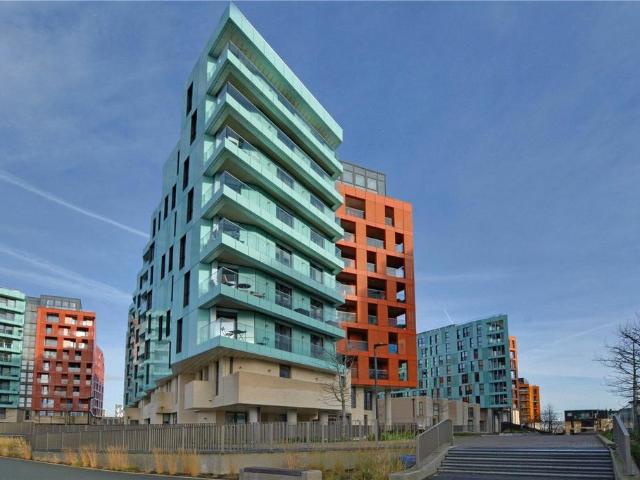 Flat for sale in East Greenwich, Greater London