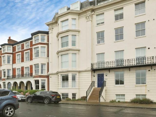 Flat for sale in South Cliff, Kepwick