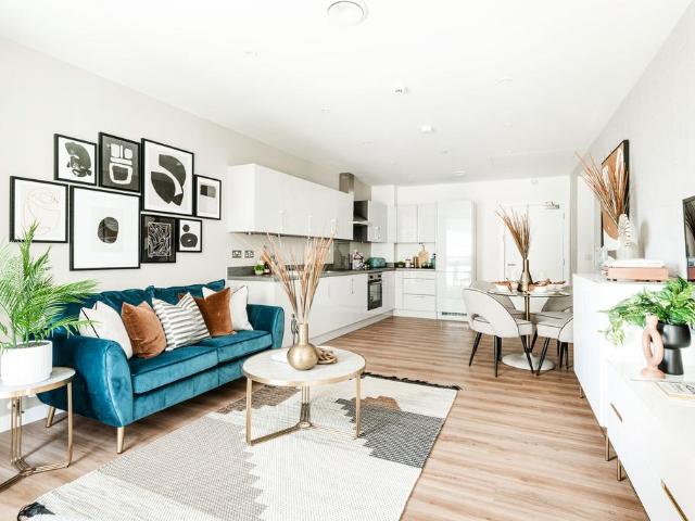 Flat for sale in London Borough of Croydon, Cat Hill