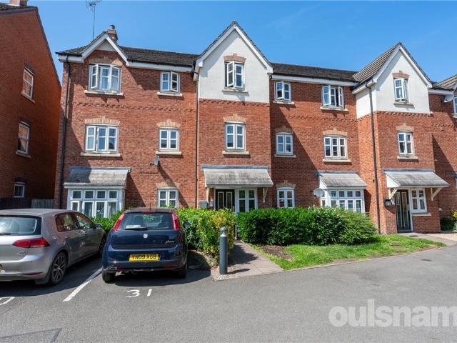 Flat for sale in Lakeside, Redditch