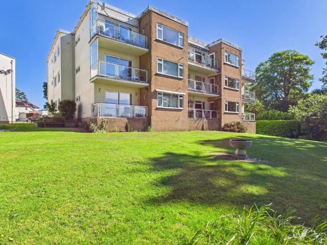 Flat for sale in Broadstone, Poole