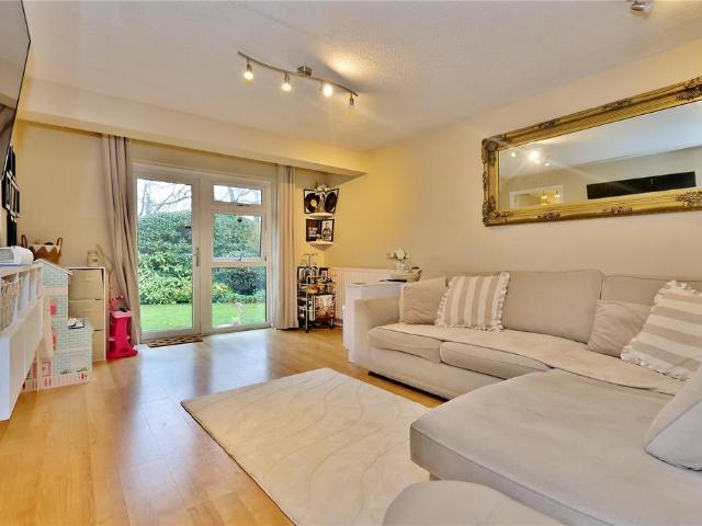 Flat for sale in Woking, Surrey
