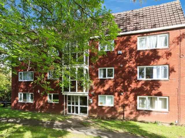 Flat for sale in Peterborough