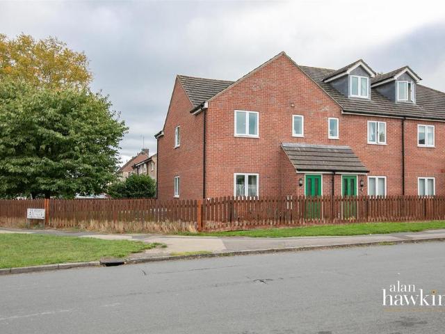 Flat for sale in Royal Wootton Bassett, Wiltshire