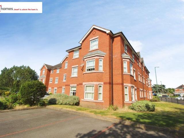 Flat for sale in Aldridge, West Midlands