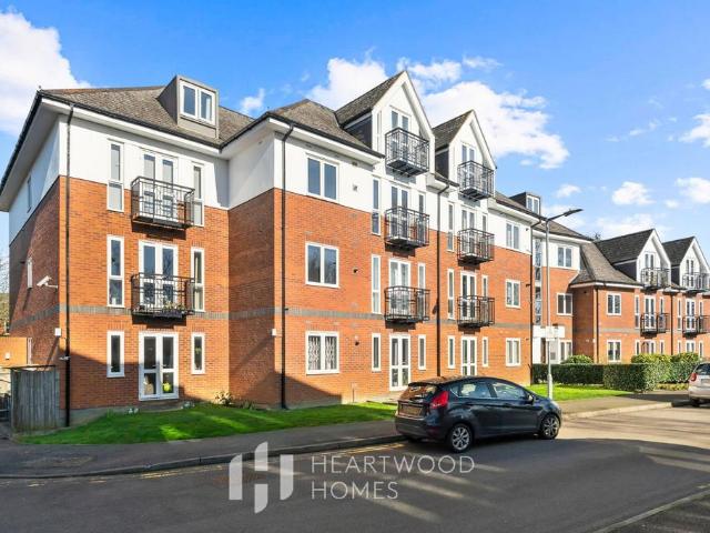 Flat for sale in St Albans, Five Acres