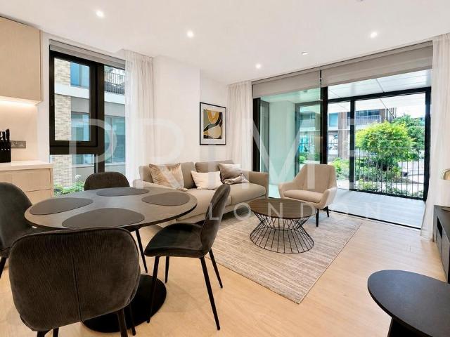 Flat for sale in Nine Elms, Greater London