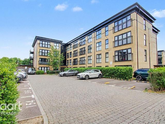 Flat for sale in Pin Green Industrial Area, Shephall