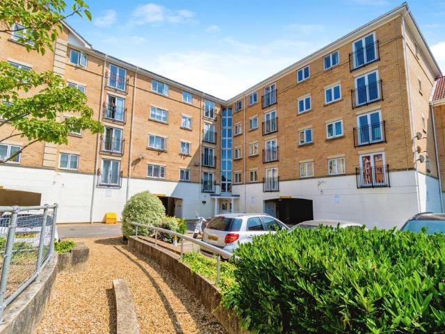 Flat for sale in Banister's Park, City Of Southampton