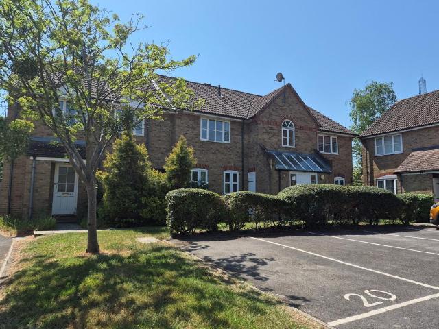 Flat for sale in Ladygrove, Berrick Salome