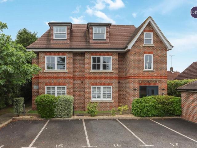 Flat for sale in North Watford