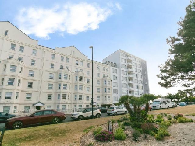 Flat for sale in Eastbourne, East Sussex