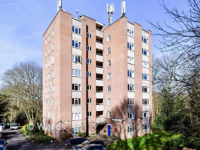Flat for sale in Midway, Kent
