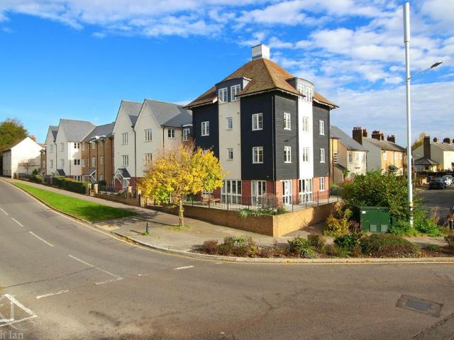 House for sale in Kings Hill, Colliers End