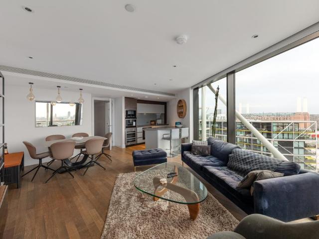 Flat for sale in Nine Elms, Greater London