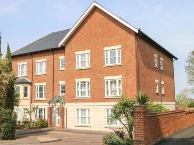Flat for sale in Charlotteville, Westborough