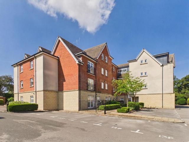 Flat for sale in Woodthorpe, Gedling