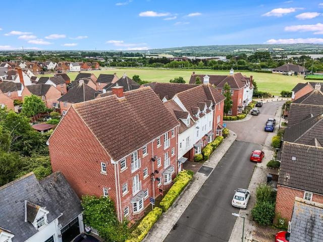Flat for sale in Beaulieu Park, Chelmsford
