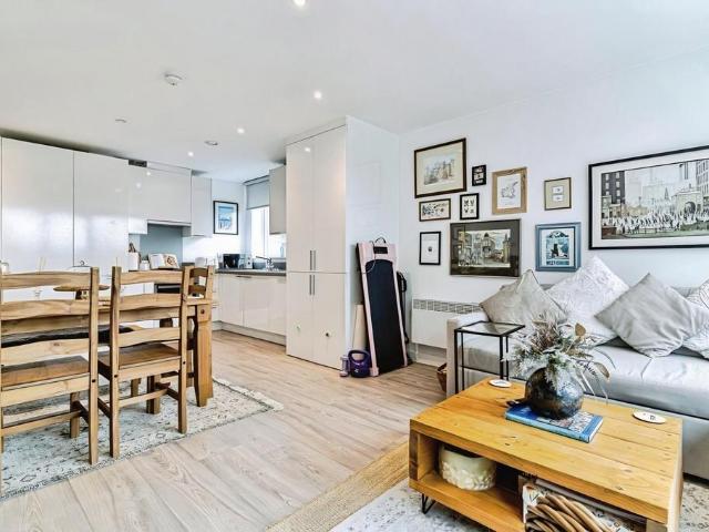 Flat for sale in Ordsall, Salford