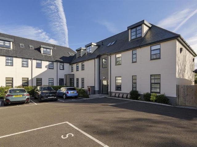 Flat for sale in Acol, Kent