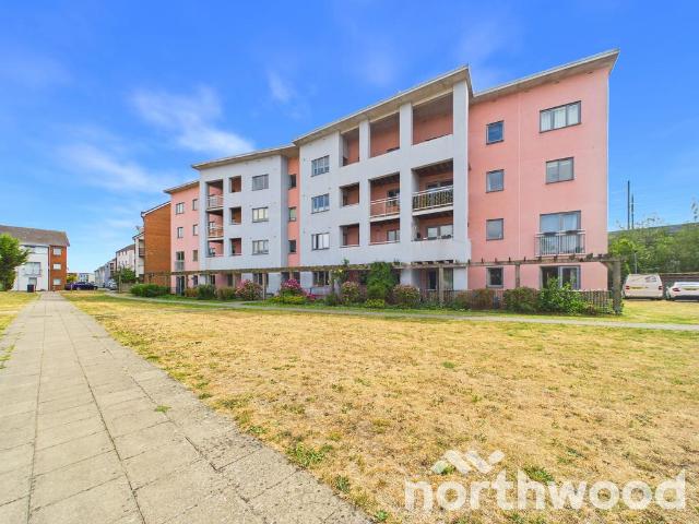 Flat for sale in Willesborough, Bridgefield