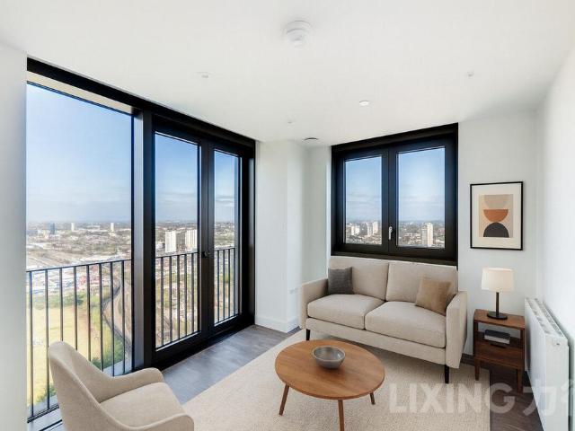 Flat for sale in West Ham, Greater London