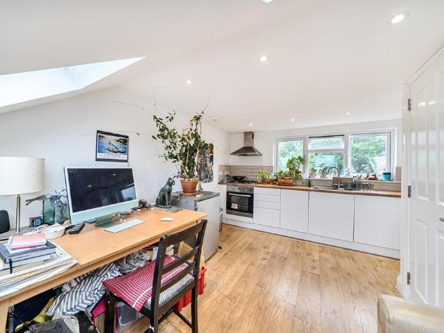 Flat for sale in Wealdstone, Greater London