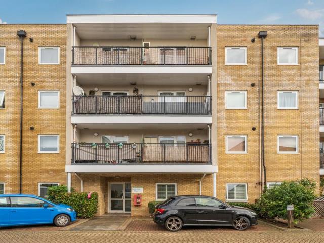 Flat for sale in London Borough of Hillingdon, Greater London