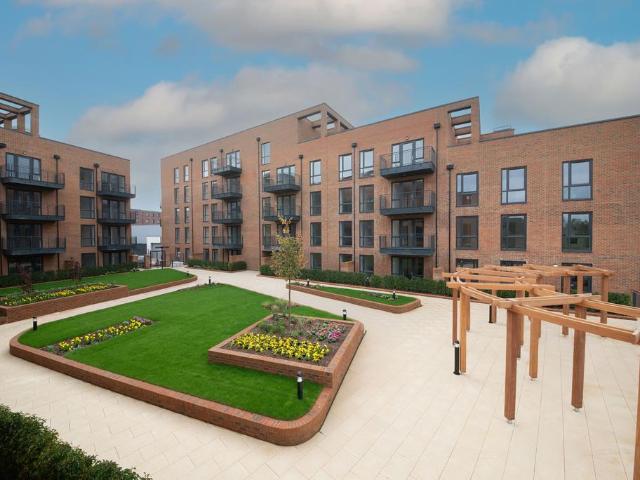 Flat for sale in The King's Mile, The Bridge