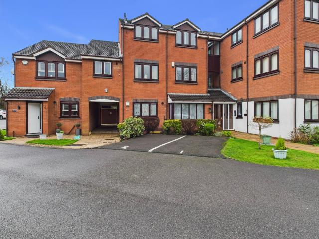 Flat for sale in Walmley, Sutton Coldfield
