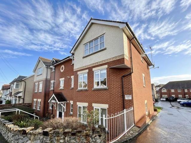 Flat for sale in Colwyn Bay, Wales