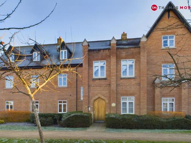 Flat for sale in Huntingdon, Cambridgeshire