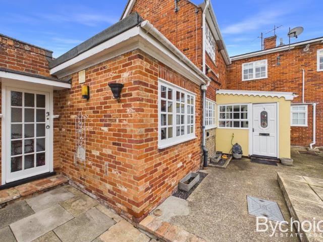 Flat for sale in Long Melford, Babergh