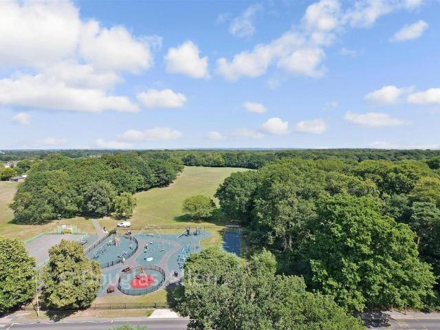 Flat for sale in Navestock Side, Essex