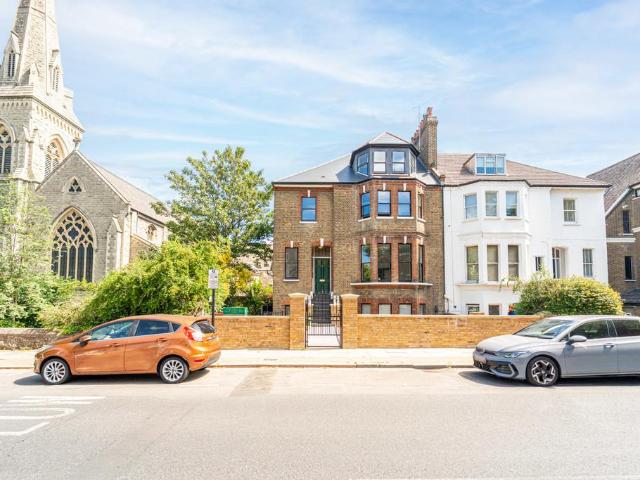 Flat for sale in Holloway, Lower Holloway