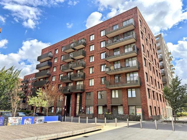 Flat for sale in Reach, Greater London