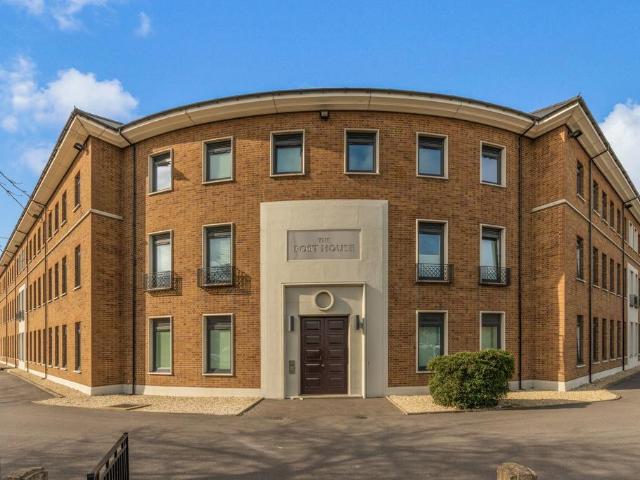 Flat for sale in Gloucester, Gloucestershire