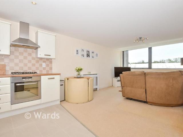 Flat for sale in Midway, Kent