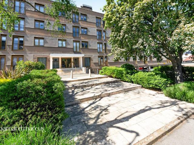 Flat for sale in Greater London