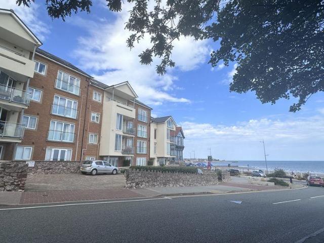 Flat for sale in Colwyn Bay, Wales