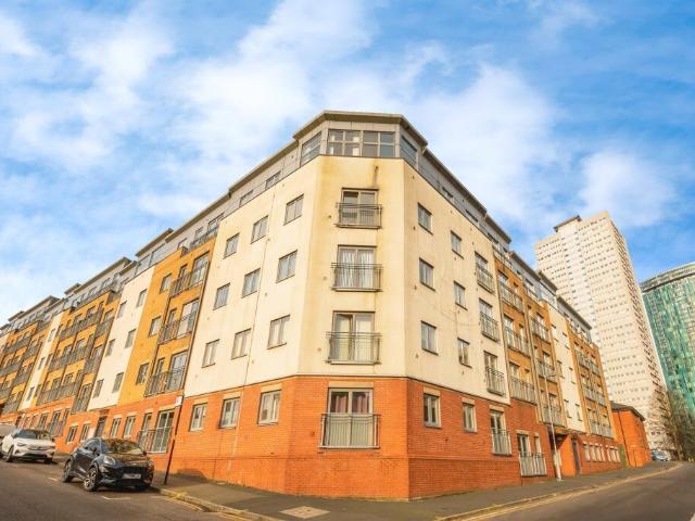 Flat for sale in Attwood Green, Birmingham