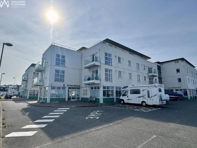 Flat for sale in Porth-y-Felin, Holyhead